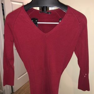 Red quarter length sleeve top